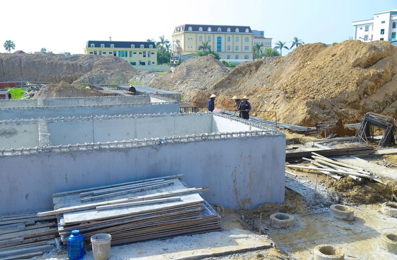 Nh&agrave; thầu giữ nhịp thi c&ocirc;ng giữa "chảo lửa" miền Trung- Ảnh 2.