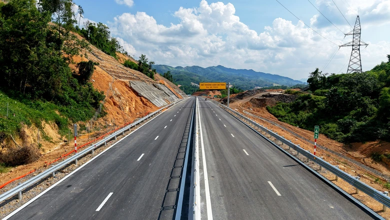 Sắp th&ocirc;ng xe 27km cao tốc Hữu Nghị - Chi Lăng, r&uacute;t ngắn thời gian kết nối tỉnh Lạng Sơn- Ảnh 1.