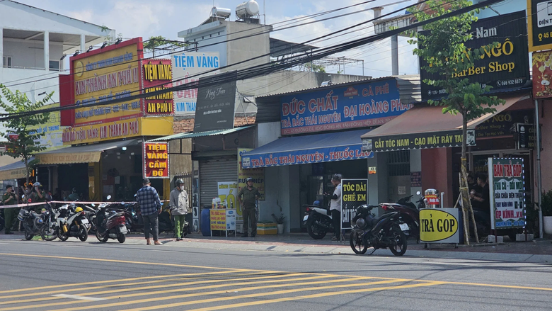 Bắt 6 đối tượng cướp tiệm v&agrave;ng ở TP.HCM- Ảnh 1.