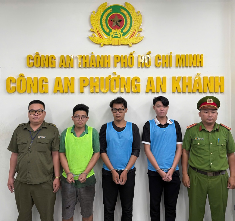 TP.HCM: Giả danh cảnh s&aacute;t h&igrave;nh sự chặn xe người đi đường để chiếm đoạt t&agrave;i sản- Ảnh 1.