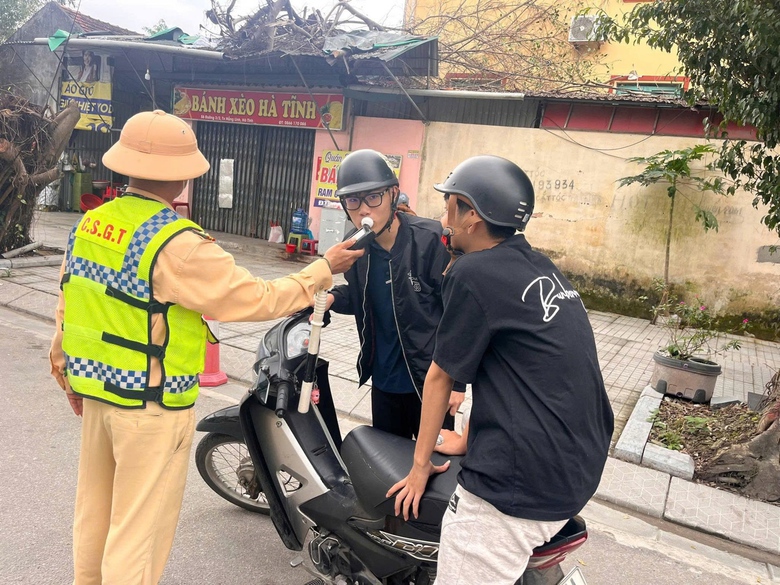 Dịp nghỉ lễ 30/4 - 1/5: Tai nạn giao th&ocirc;ng giảm cả ba ti&ecirc;u ch&iacute; ở nhiều địa phương- Ảnh 2.