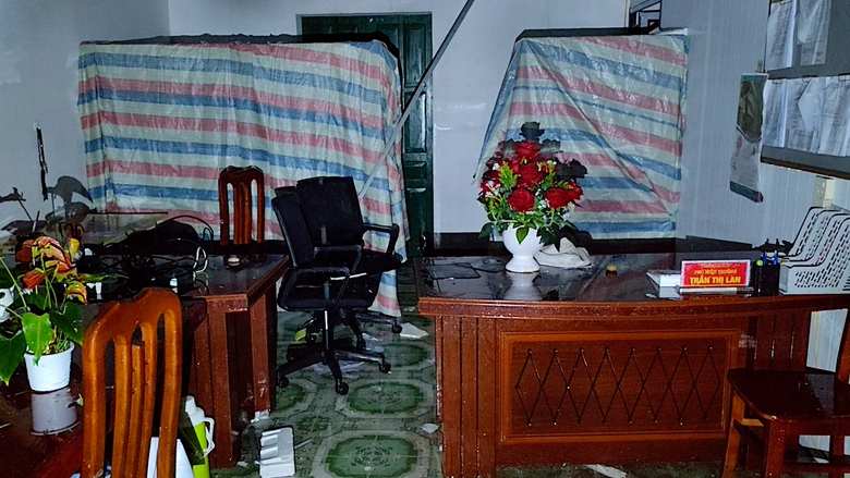 Gi&ocirc;ng lốc k&egrave;m mưa đ&aacute; t&agrave;n ph&aacute; Th&aacute;i Nguy&ecirc;n, nhiều người tho&aacute;t nạn trong gang tấc- Ảnh 1.