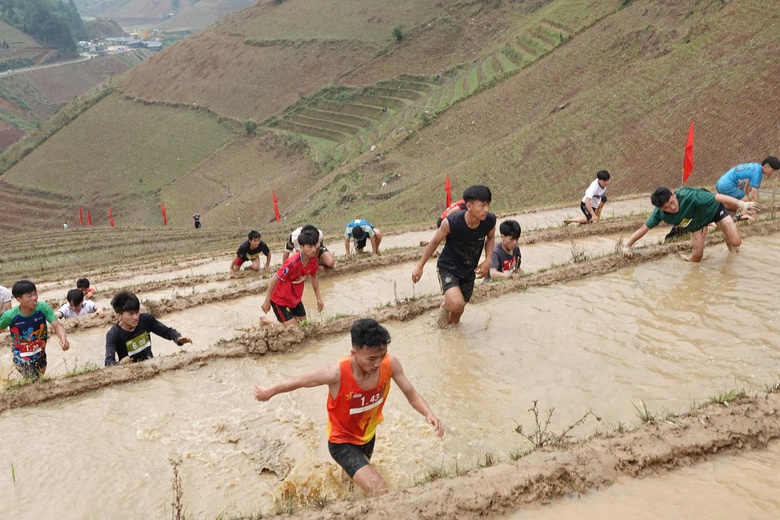 L&agrave;o Cai kh&ocirc;ng xảy ra TNGT, đ&oacute;n 536.000 lượt kh&aacute;ch dịp lễ 30/4-1/5- Ảnh 6.