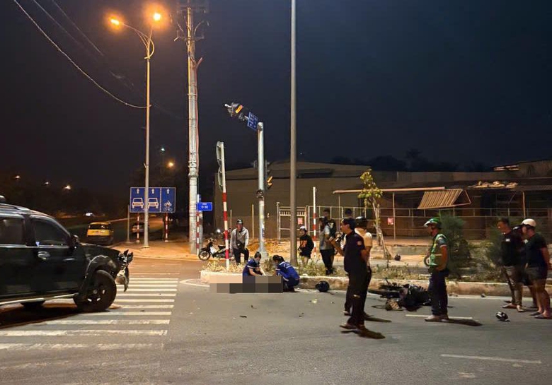 Va chạm với &ocirc; t&ocirc; trong đ&ecirc;m, một thanh ni&ecirc;n tử vong tại chỗ- Ảnh 1.