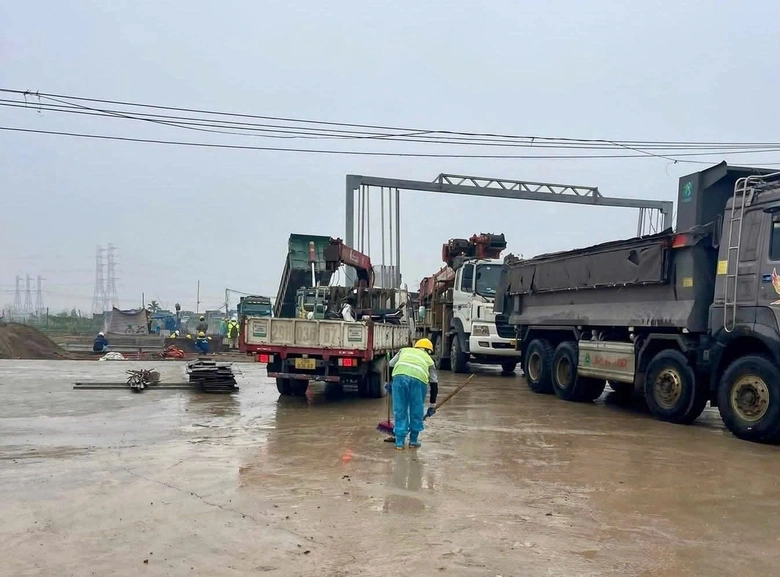 Doanh nghiệp vận tải, đơn vị thi c&ocirc;ng s&acirc;n H&ugrave;ng Vương k&yacute; cam kết kh&ocirc;ng vi phạm giao th&ocirc;ng- Ảnh 3.