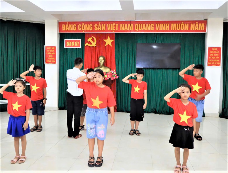 Rộn r&agrave;ng chuẩn bị tết Thiếu nhi ở Trường Sa- Ảnh 4.