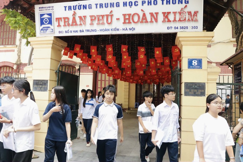 Hà Nội: 4 thí sinh vi phạm quy chế trong kỳ thi vào lớp 10 công lập - Ảnh 1. Hà Nội: 4 thí sinh vi phạm quy chế trong kỳ thi vào lớp 10 công lập - Ảnh 1.