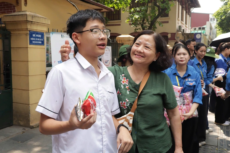 Gi&aacute;o vi&ecirc;n đ&aacute;nh gi&aacute; đề thi To&aacute;n lớp 10 H&agrave; Nội 2026: Kh&ocirc;ng đ&aacute;nh đố, vẫn ph&acirc;n h&oacute;a tốt- Ảnh 4.