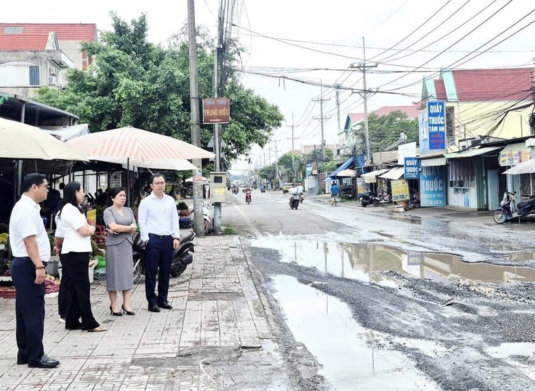 Yêu cầu xử lý dứt điểm tình trạng hư hỏng một số tuyến đường ở Long Thành- Ảnh 1. Yêu cầu xử lý dứt điểm tình trạng hư hỏng một số tuyến đường ở Long Thành- Ảnh 1.