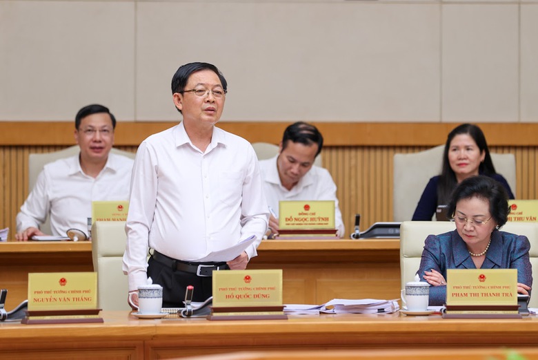Thủ tướng: Tiếp tục r&agrave; so&aacute;t, cắt giảm c&aacute;c thủ tục về m&ocirc;i trường, x&acirc;y dựng, PCCC- Ảnh 4.