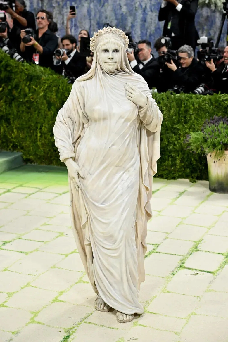 D&agrave;n mỹ nh&acirc;n mặc xuy&ecirc;n thấu, khoe đường cong n&oacute;ng bỏng ở Met Gala 2026- Ảnh 8.