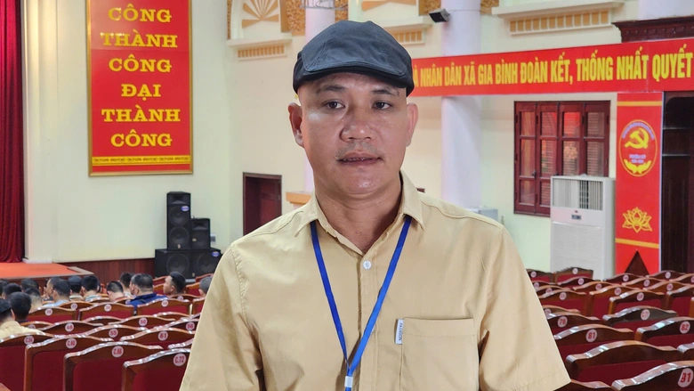 CSGT hướng dẫn h&agrave;ng trăm t&agrave;i xế học c&aacute;ch ph&ograve;ng tr&aacute;nh tai nạn giao th&ocirc;ng- Ảnh 8.