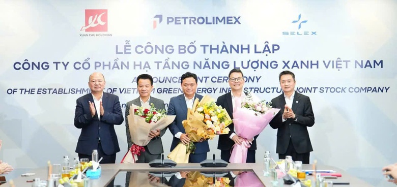Petrolimex "bắt tay" Xu&acirc;n Cầu, Selex Motors l&agrave;m hạ tầng sạc xe điện d&ugrave;ng chung to&agrave;n d&acirc;n- Ảnh 1.