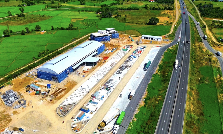 Cục Đường bộ y&ecirc;u cầu tăng tốc ho&agrave;n thiện trạm dừng nghỉ tr&ecirc;n cao tốc Bắc - Nam- Ảnh 1.