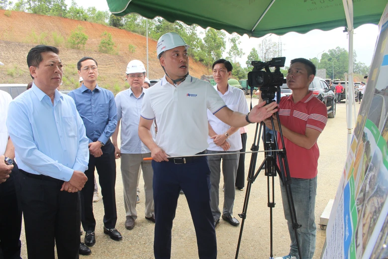 Bộ trưởng Trần Hồng Minh th&uacute;c tiến độ 2 dự &aacute;n cao tốc tại Lạng Sơn v&agrave; Cao Bằng- Ảnh 1.