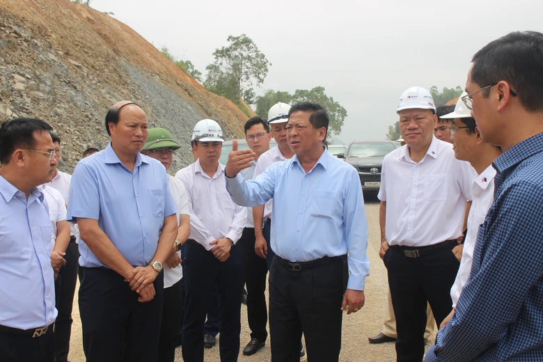 Bộ trưởng Trần Hồng Minh th&uacute;c tiến độ 2 dự &aacute;n cao tốc tại Lạng Sơn v&agrave; Cao Bằng- Ảnh 2.