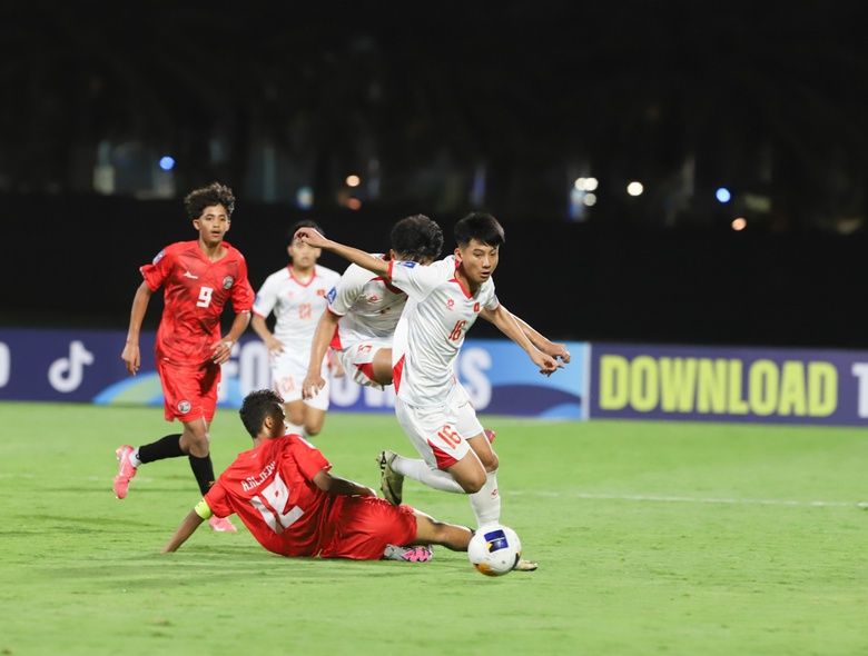 Quang Hưng tỏa s&aacute;ng, U17 Việt Nam hạ Yemen tại U17 ch&acirc;u &Aacute;- Ảnh 1.