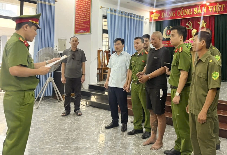Quảng Trị: Bắt đối tượng x&ocirc;ng v&agrave;o trụ sở ch&eacute;m một đại &uacute;y c&ocirc;ng an phường trọng thương- Ảnh 1.