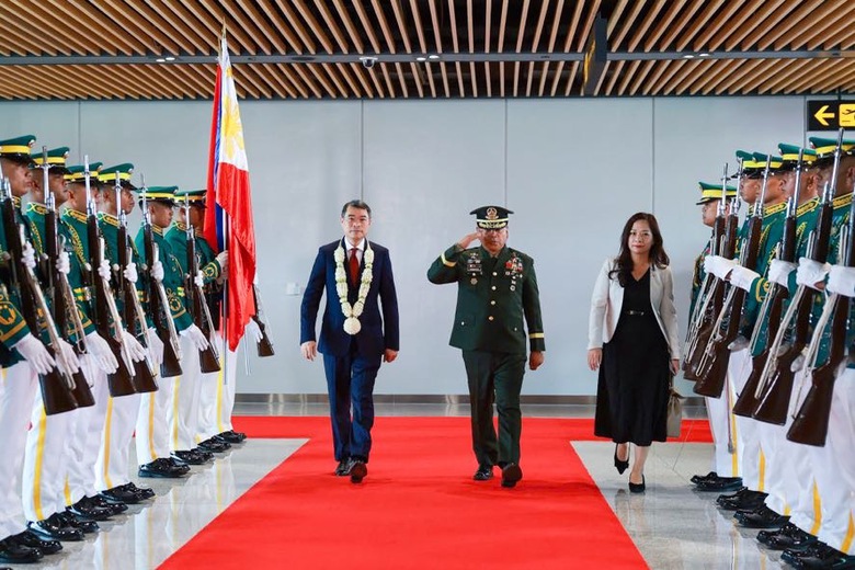 Thủ tướng L&ecirc; Minh Hưng đến Philippines dự Hội nghị Cấp cao ASEAN lần thứ 48- Ảnh 1.
