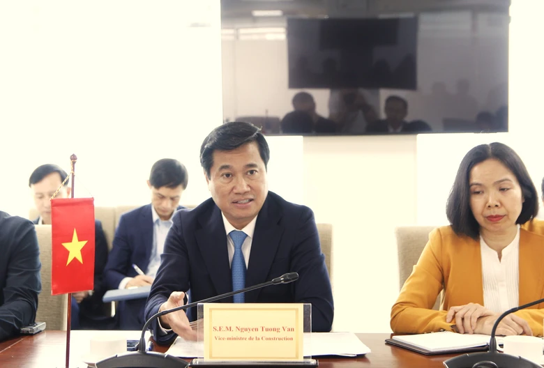 Thứ trưởng Nguyễn Tường Văn cho biết, Việt Nam mong muốn trao đổi, học tập kinh nghiệm của Ph&aacute;p trong ph&aacute;t triển hệ thống đường sắt quốc gia v&agrave; đường sắt đ&ocirc; thị.