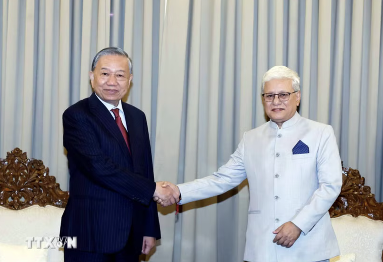 Tổng B&iacute; thư, Chủ tịch nước T&ocirc; L&acirc;m tiếp Thống đốc v&agrave; Thủ hiến bang Maharashtra, Ấn Độ- Ảnh 1.