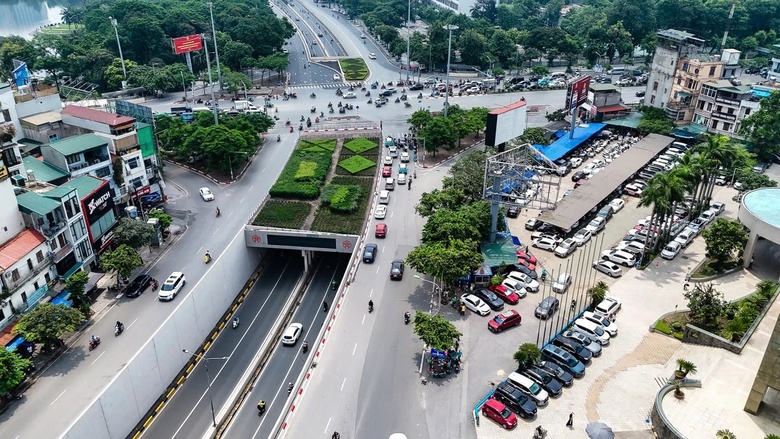 H&agrave; Nội sẽ gi&aacute;m s&aacute;t xe v&agrave;o v&ugrave;ng ph&aacute;t thải thấp bằng camera nhận diện biển số- Ảnh 1.