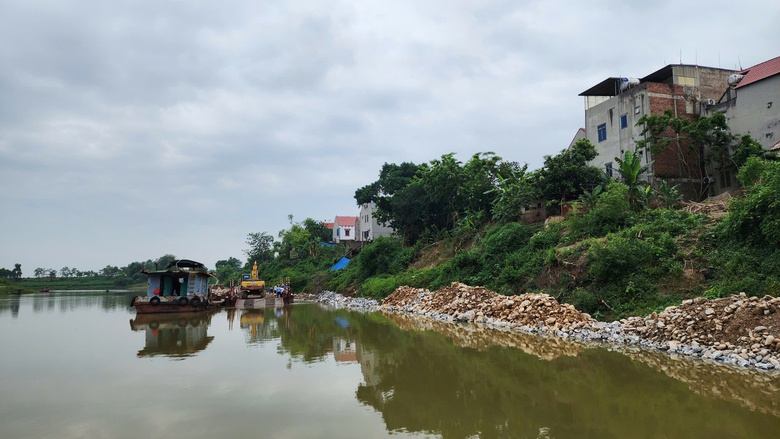 Bắc Ninh: Đ&ecirc; xung yếu uy hiếp nh&agrave; d&acirc;n chạy đua trước m&ugrave;a mưa b&atilde;o- Ảnh 10.