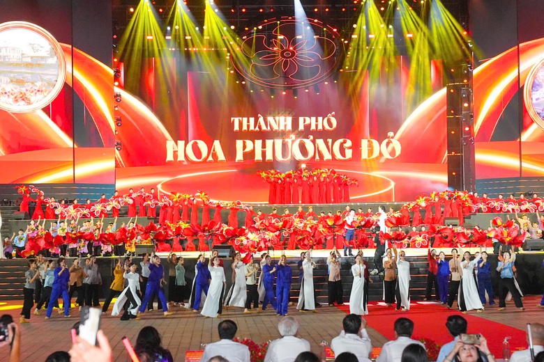 Ấn tượng đ&ecirc;m khai mạc Lễ hội Hoa Phượng Đỏ - Hải Ph&ograve;ng 2026- Ảnh 5.