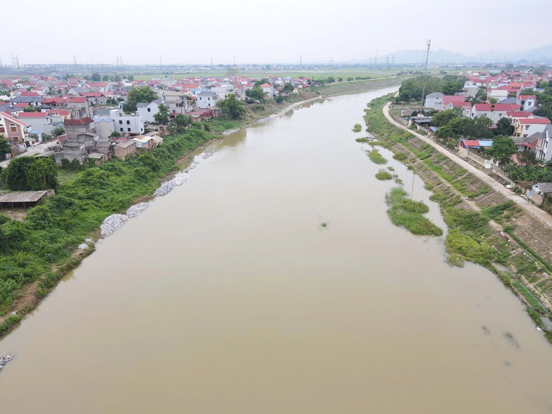 Bắc Ninh: Đ&ecirc; xung yếu uy hiếp nh&agrave; d&acirc;n chạy đua trước m&ugrave;a mưa b&atilde;o- Ảnh 15.