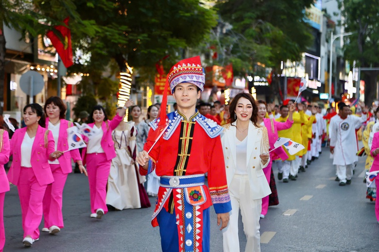 Hải Ph&ograve;ng: Khai mạc chuỗi hoạt động tại dải vườn hoa trung t&acirc;m dịp Lễ hội Hoa Phượng đỏ- Ảnh 6.