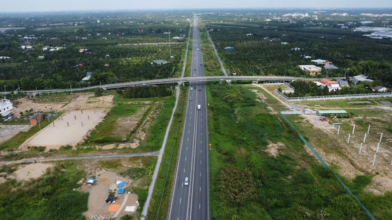Trạm dừng nghỉ tr&ecirc;n cao tốc Trung Lương - Mỹ Thuận sắp thi c&ocirc;ng trở lại- Ảnh 1.