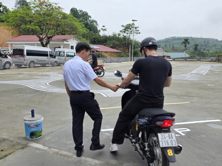 Linh hoạt giải ph&aacute;p gi&uacute;p th&iacute; sinh học thật, thi thật giấy ph&eacute;p l&aacute;i xe tại L&agrave;o Cai- Ảnh 11.