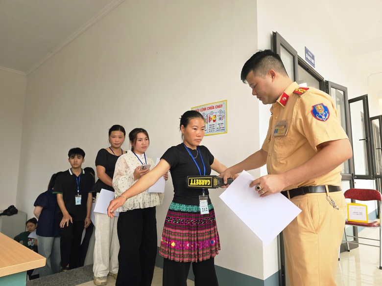 Linh hoạt giải ph&aacute;p gi&uacute;p th&iacute; sinh học thật, thi thật giấy ph&eacute;p l&aacute;i xe tại L&agrave;o Cai- Ảnh 6.