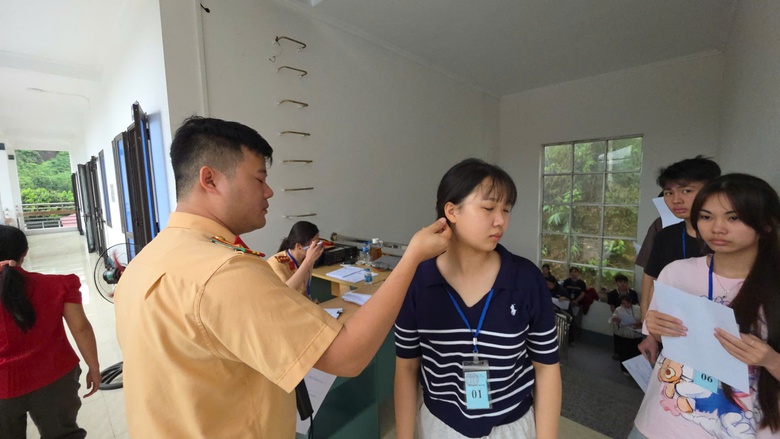 Linh hoạt giải ph&aacute;p gi&uacute;p th&iacute; sinh học thật, thi thật giấy ph&eacute;p l&aacute;i xe tại L&agrave;o Cai- Ảnh 7.