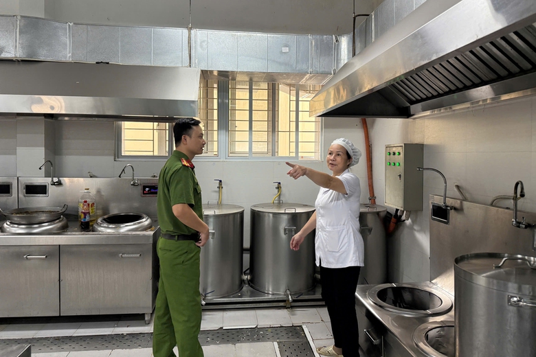 H&agrave; Nội: Cảnh s&aacute;t đề xuất dừng hoạt động cơ sở mầm non tư thục vi phạm về PCCC- Ảnh 1.