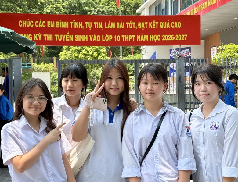 Kết th&uacute;c m&ocirc;n chuy&ecirc;n Ngoại ngữ v&agrave;o lớp 10, th&iacute; sinh H&agrave; Nội chia sẻ g&igrave;?- Ảnh 1.