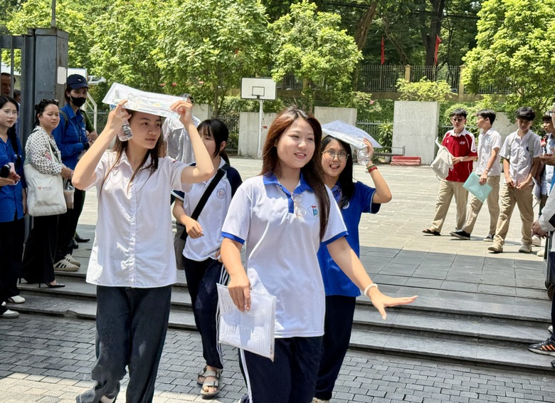Kết th&uacute;c m&ocirc;n chuy&ecirc;n Ngoại ngữ v&agrave;o lớp 10, th&iacute; sinh H&agrave; Nội chia sẻ g&igrave;?- Ảnh 4.