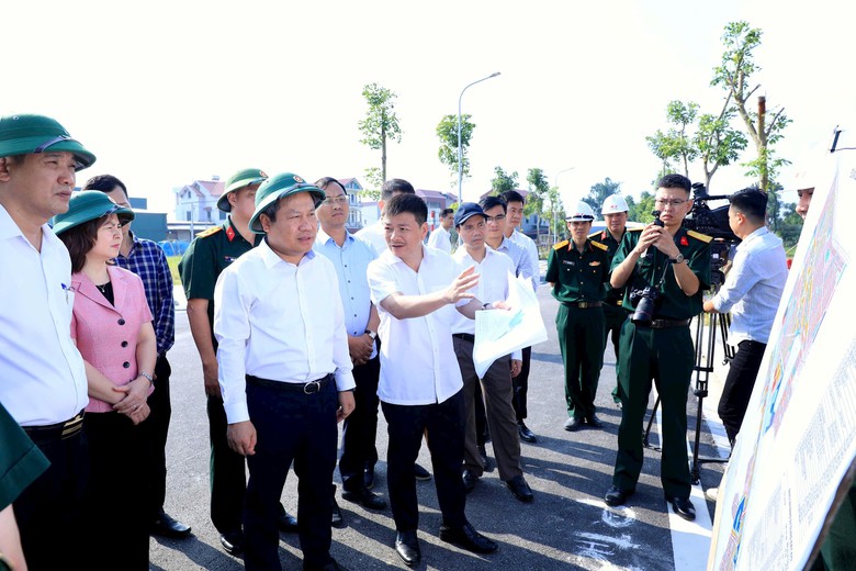 Chủ tịch H&agrave; Nội thị s&aacute;t, th&uacute;c tiến độ 2 dự &aacute;n khu đ&ocirc; thị đa mục ti&ecirc;u- Ảnh 1.