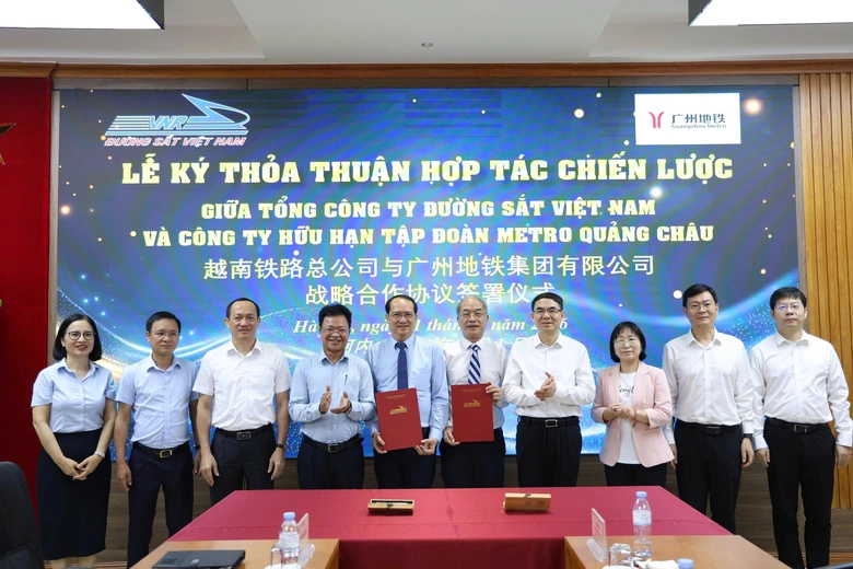 Đường sắt Việt Nam k&yacute; hợp t&aacute;c chiến lược với Metro Quảng Ch&acirc;u- Ảnh 1.