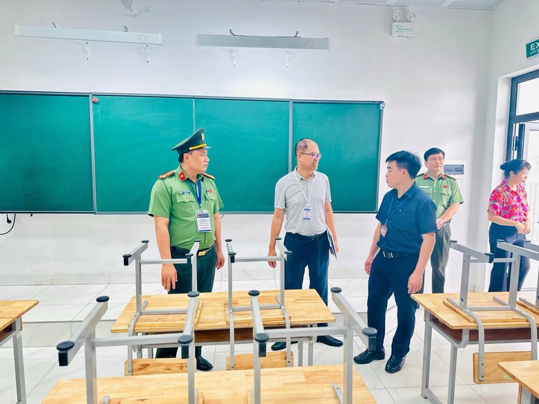 C&ocirc;ng an H&agrave; Nội huy động lực lượng bảo đảm an ninh kỳ thi tốt nghiệp THPT 2026- Ảnh 2.