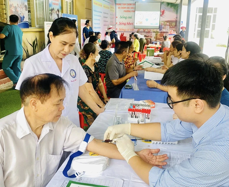 Thái Nguyên tăng tốc khám sức khỏe miễn phí, hướng tới quản lý sức khỏe toàn dân- Ảnh 2. Thái Nguyên tăng tốc khám sức khỏe miễn phí, hướng tới quản lý sức khỏe toàn dân- Ảnh 2.