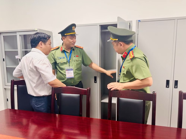 C&ocirc;ng an H&agrave; Nội huy động lực lượng bảo đảm an ninh kỳ thi tốt nghiệp THPT 2026- Ảnh 5.