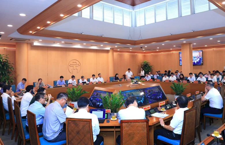 Chủ tịch Hà Nội: Hoàn thành các dự thảo nghị quyết triển khai Luật Thủ đô trước 15/6- Ảnh 1. Chủ tịch Hà Nội: Hoàn thành các dự thảo nghị quyết triển khai Luật Thủ đô trước 15/6- Ảnh 1.