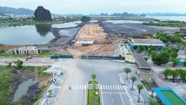 Quảng Ninh: N&acirc;ng cao hiệu quả quản l&yacute;, khai th&aacute;c hạ tầng giao th&ocirc;ng đường bộ- Ảnh 1.