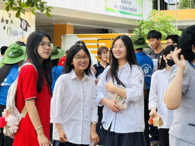 H&agrave; Nội: Hơn 129.000 th&iacute; sinh l&agrave;m thủ tục dự thi tốt nghiệp THPT 2026- Ảnh 4.