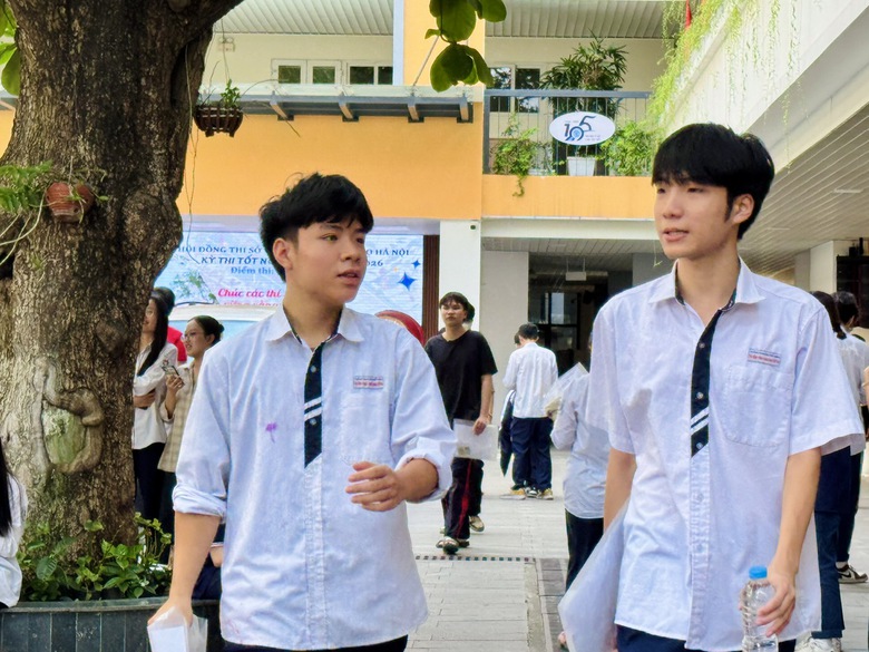 H&agrave; Nội: Hơn 129.000 th&iacute; sinh l&agrave;m thủ tục dự thi tốt nghiệp THPT 2026- Ảnh 3.