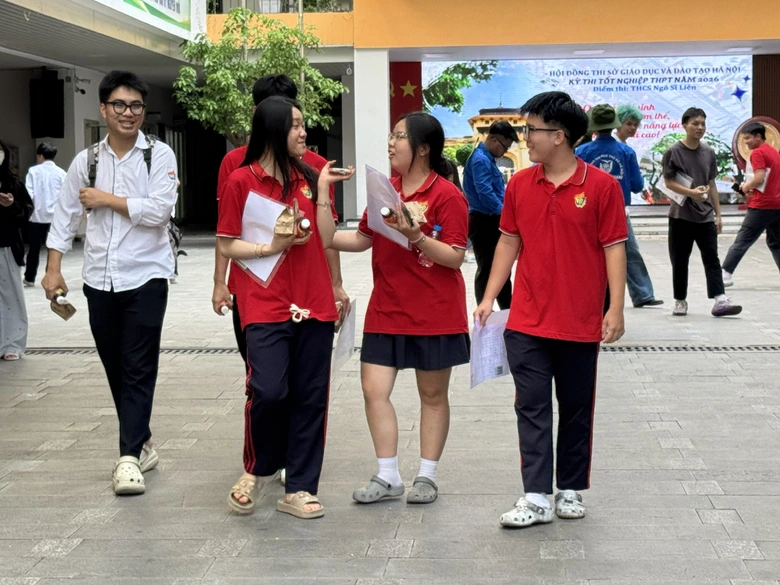 H&agrave; Nội: Hơn 129.000 th&iacute; sinh l&agrave;m thủ tục dự thi tốt nghiệp THPT 2026- Ảnh 2.
