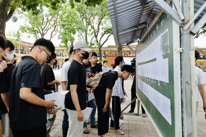 H&agrave; Nội: Hơn 129.000 th&iacute; sinh l&agrave;m thủ tục dự thi tốt nghiệp THPT 2026- Ảnh 12.