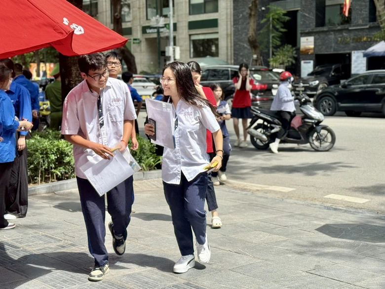 H&agrave; Nội: Hơn 129.000 th&iacute; sinh l&agrave;m thủ tục dự thi tốt nghiệp THPT 2026- Ảnh 9.