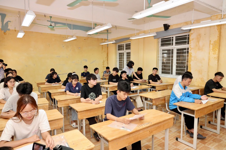 Bộ trưởng Ho&agrave;ng Minh Sơn: Mọi điều kiện cho kỳ thi tốt nghiệp THPT 2026 đ&atilde; sẵn s&agrave;ng- Ảnh 5.
